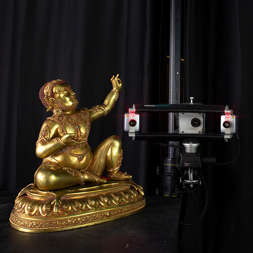 Bronze Buddha being 3D scanned using a Breuckmann 8MP structured light 3D scanner Bronze Buddha being 3D scanned using a Breuckmann 8MP structured light 3D scanner