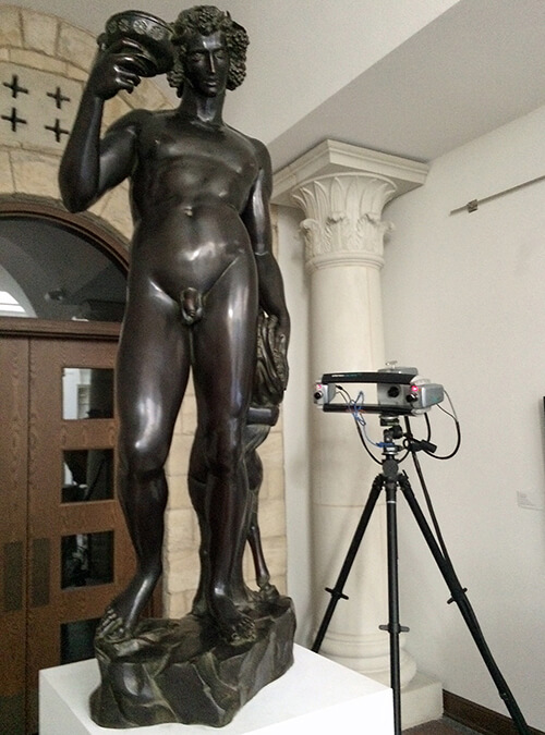 3D scanning a bronze copy of Michelangelo’s “Bacchus” using a Breuckmann Stereoscan structured light 3D scanner 3D scanning a bronze copy of Michelangelo's "Bacchus" using a Breuckmann Stereoscan structured light 3D scanner